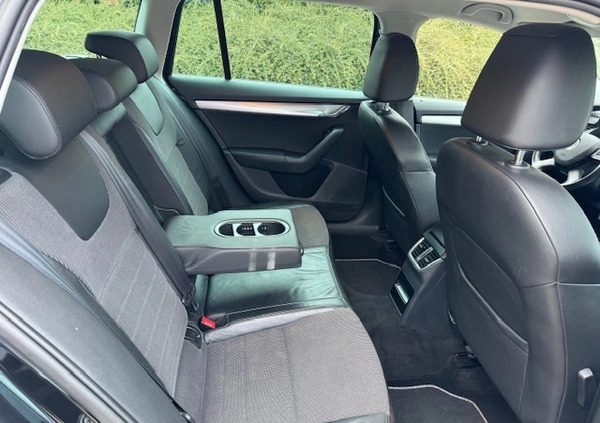 Skoda Octavia cena 35600 przebieg: 266874, rok produkcji 2013 z Śrem małe 352